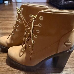 Timberland W 7.5 brown boots